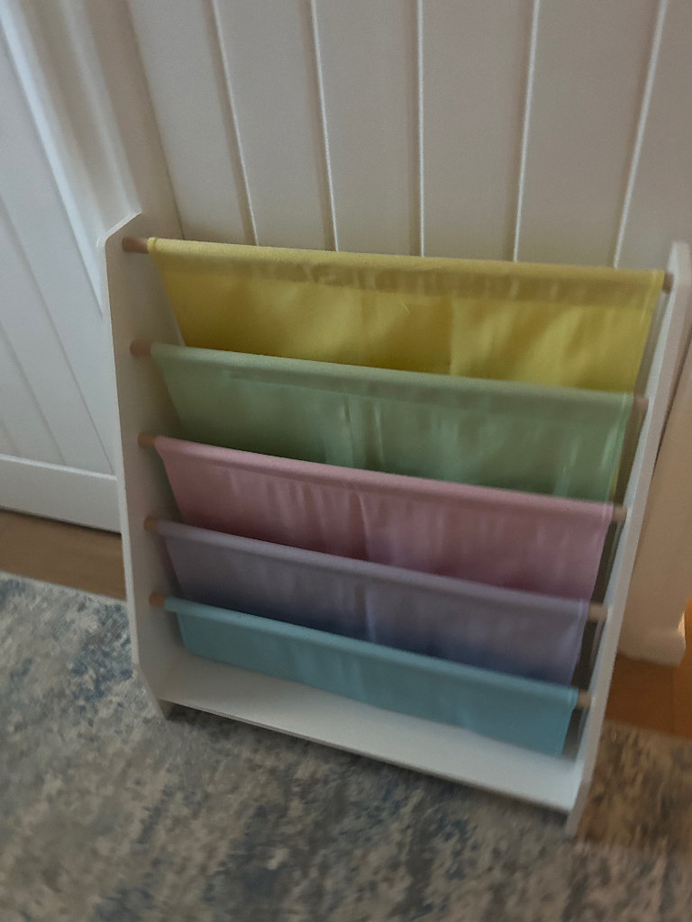 Kids book shelf