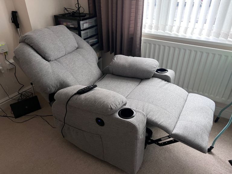 BareTay Recliner Armchair Lift Chair - Massage, USB, Cup Holder