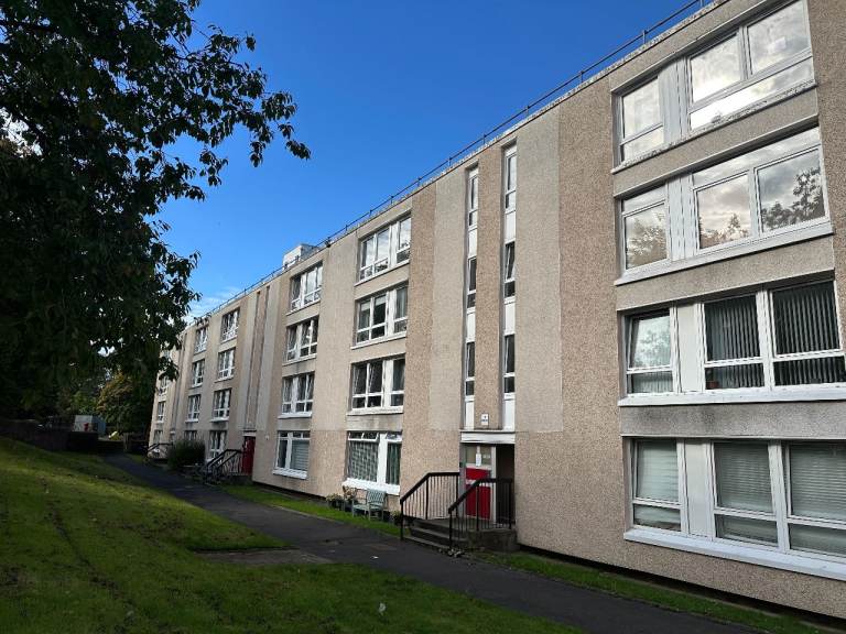 3 bedroom flat in Glasgow with gas bills included