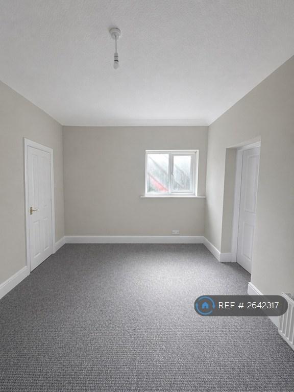 1 bedroom flat in Abbey Park Road, Grimsby, DN32 (1 bed) (#2642317)