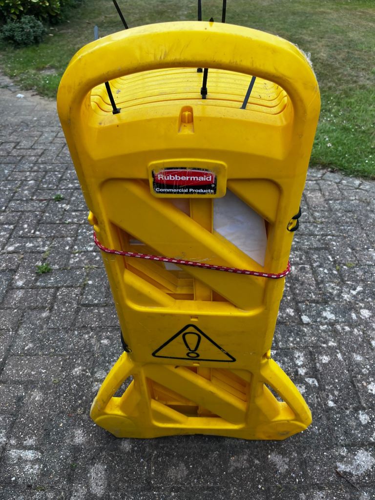 Rubbermaid Mobile Safety Barrier - Yellow