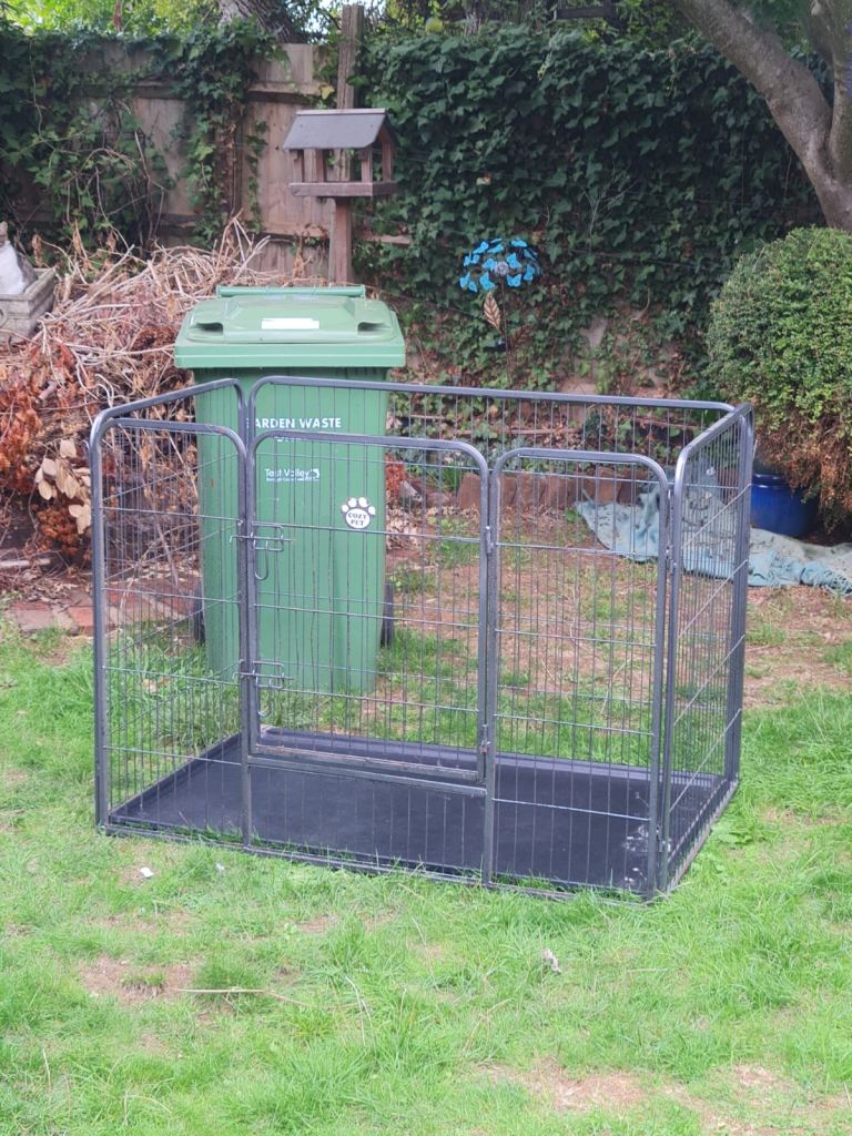 LARGE Dog Crate 125cm x 80cm