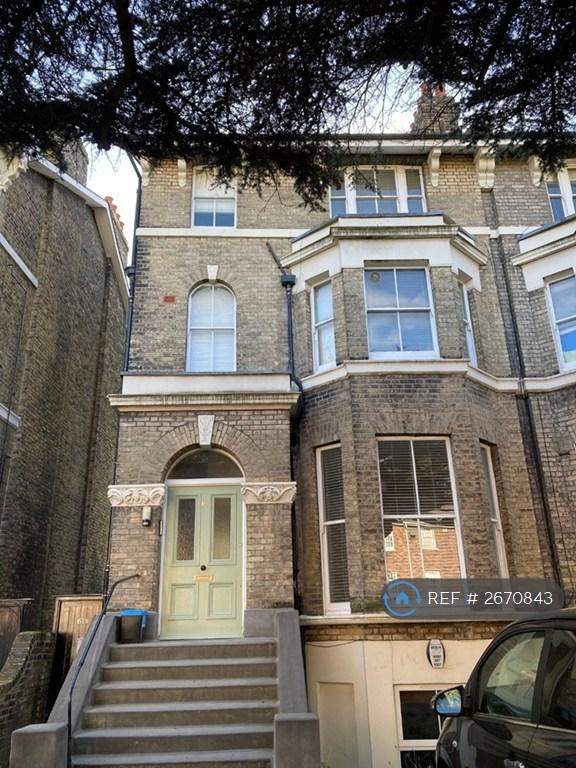 1 bedroom flat in Vanbrugh Park, London, SE3 (1 bed) (#2670843)