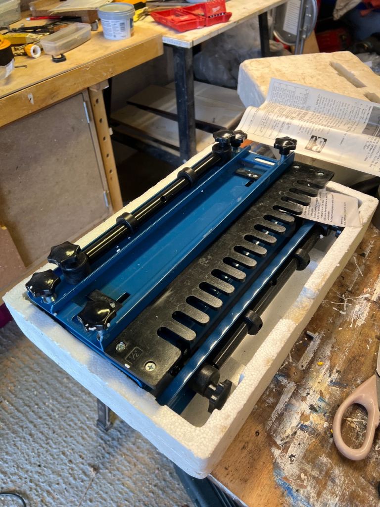 WOODWORKING DOVETAIL JIG