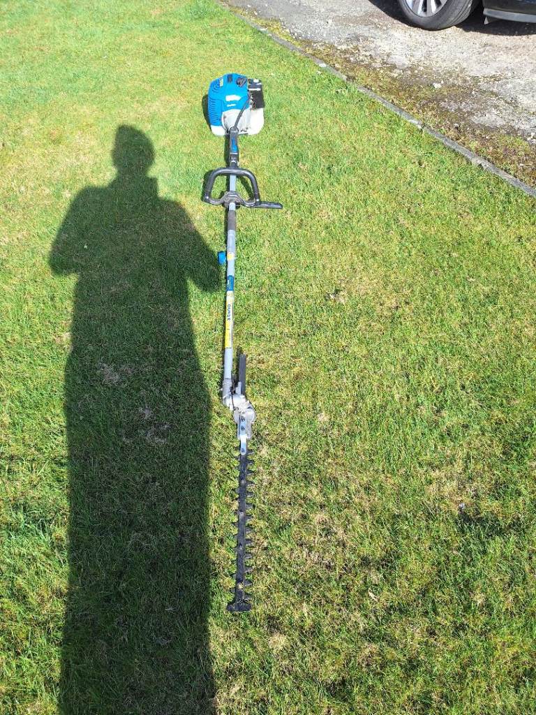 Hyundai hedge trimmer