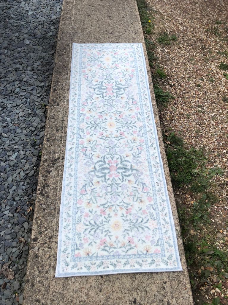 Pattern rug/Floor runner