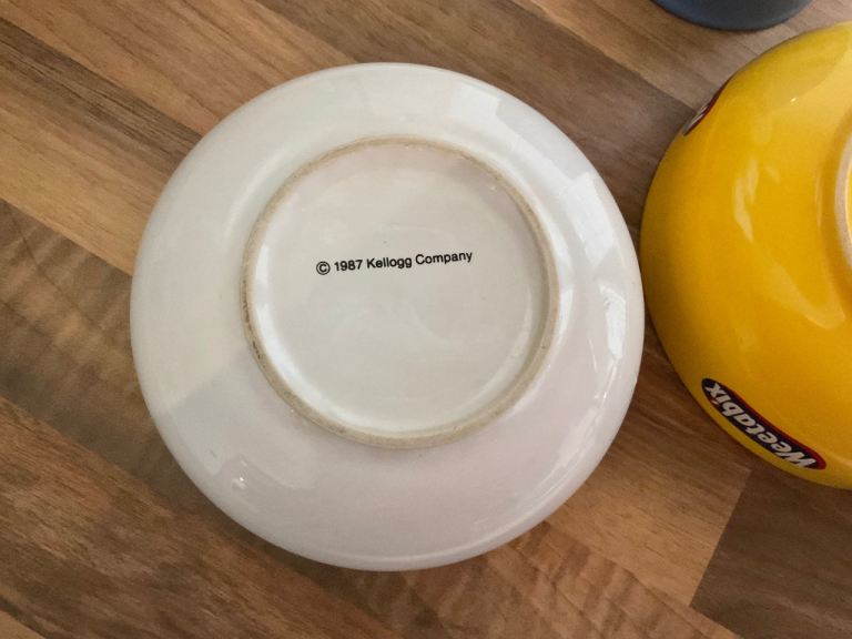 Vintage collectables breakfast bowls and mug