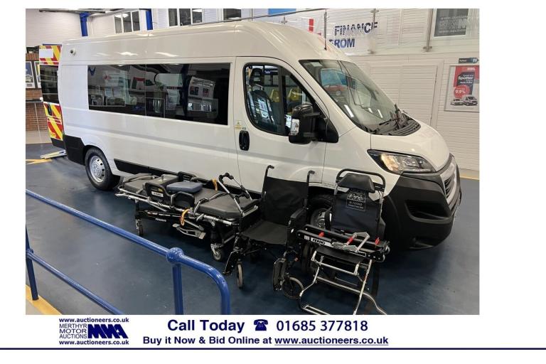 2019 Peugeot Boxer 435 L3H2 2.0 BLUE HDI 130PS LWB 5 SEAT DISABLED MINIBUS ------------------- Mi...