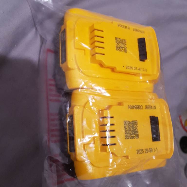 Dewalt original 18v 45£ each
