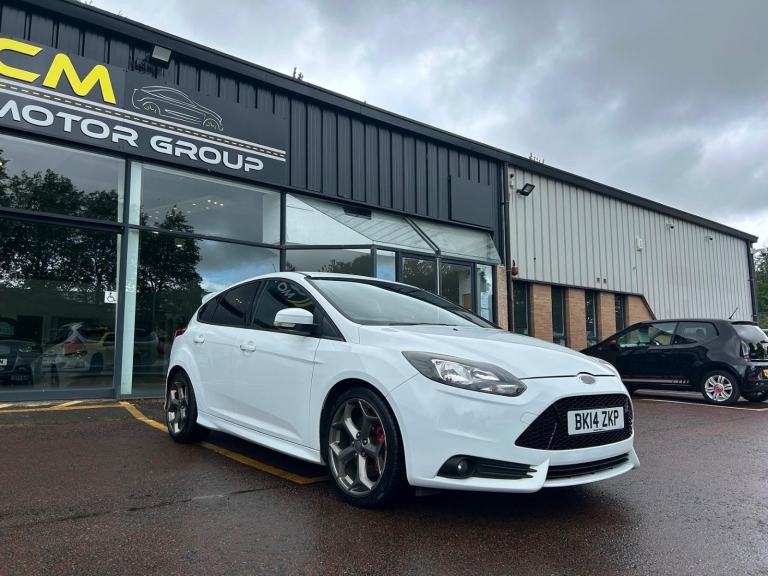 2014 Ford Focus 2.0T ST-2 5dr HATCHBACK Petrol Manual