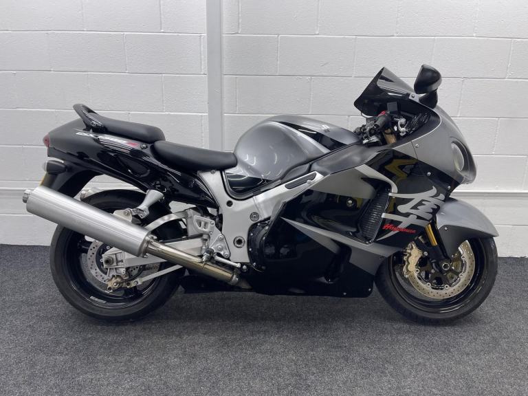 SUZUKI GSX1300R HAYABUSA ** 2 Keys - 12087 miles - 12 Months MOT **