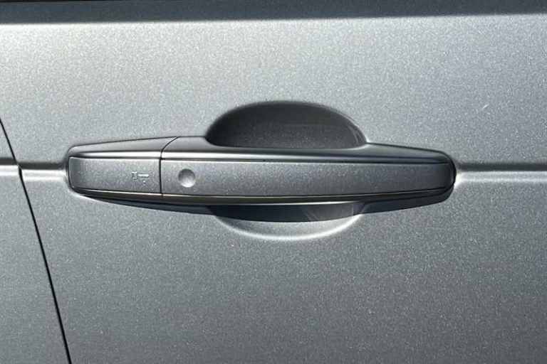 2018 Land Rover Discovery 3.0 TD V6 HSE Luxury SUV 5dr Diesel Auto 4WD Euro 6 (s/s) (258 ps) SUV ...