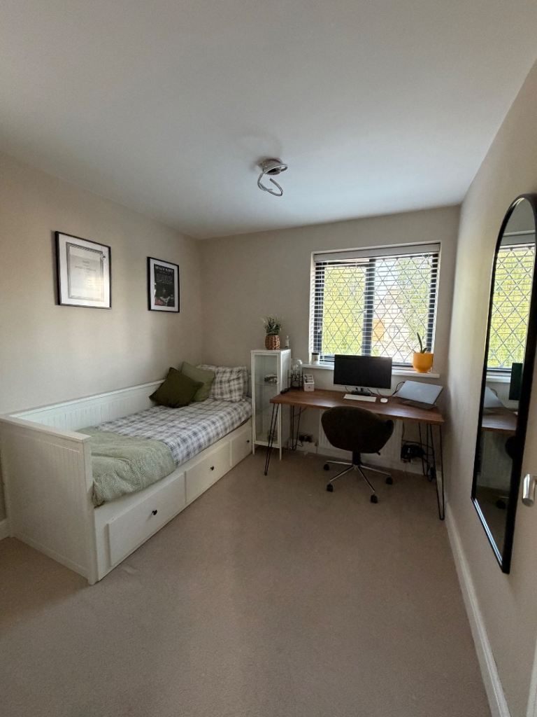 Room for rent in IP1
