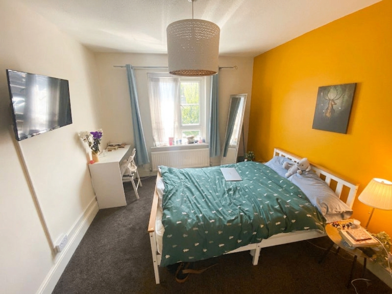 🌻LIVE IN ARTSY BRICK LANE | COZY ROOM + GARDEN!!
