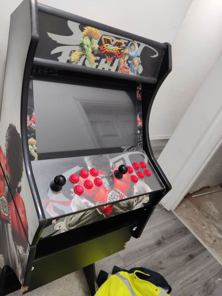 Arcade machine 
