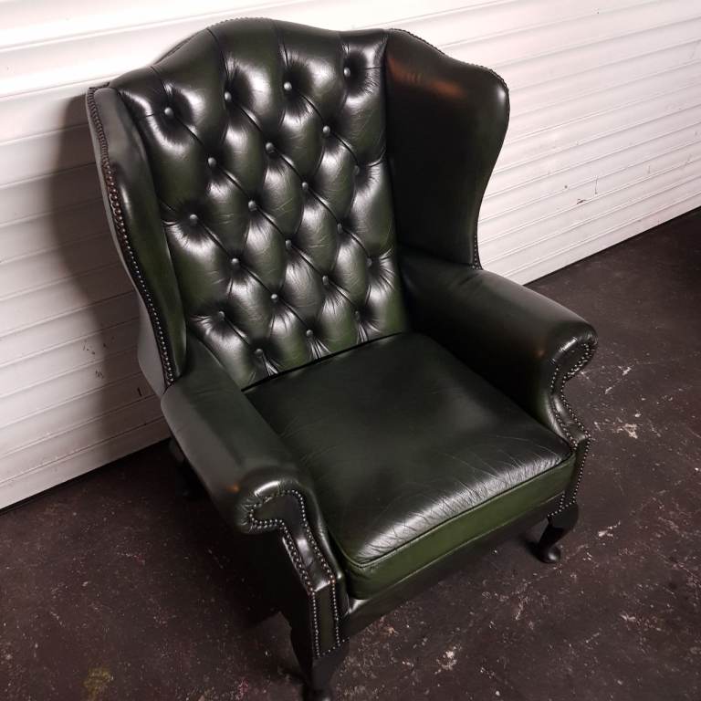 Beautiful Dark Green Leather Chesterfield Winged arm chair QUEEN ANNE - Stud detail