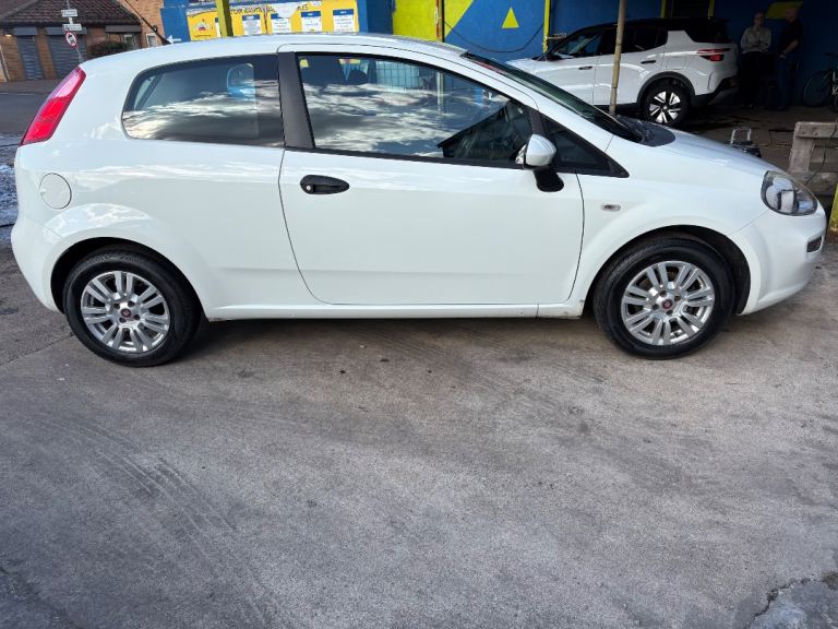 Fiat, PUNTO, Hatchback, 2015, Manual, 1242 (cc), 3 doors