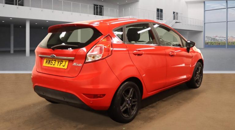 2014 Ford Fiesta 1.6 Zetec 5dr Powershift HATCHBACK Petrol Automatic