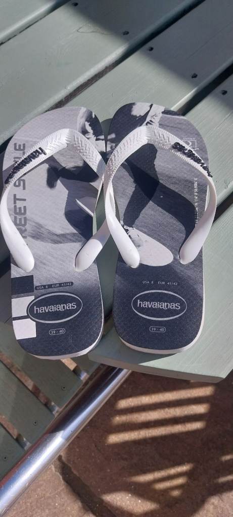 Havaianas Flip Flops – White/Grey, As Good As New