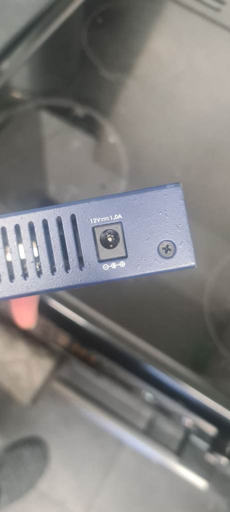 Netgear GS116v2 — 16 Port Gigabit Ethernet Unmanaged Switch