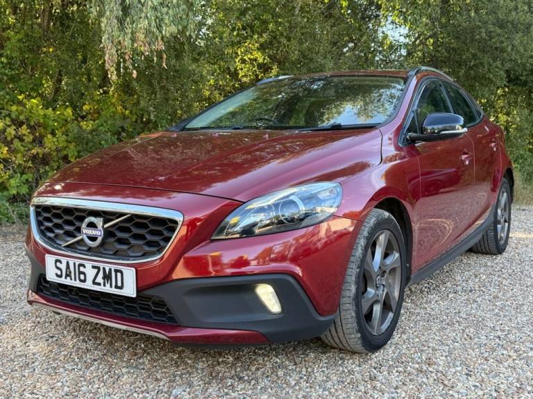 2016 Volvo V40 Cross Country 2.0 D2 Lux Hatchback 5dr Diesel Auto Euro 6 (s/s) (120 ps) Hatchback...
