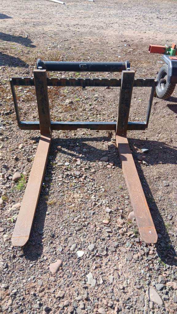 Manitou forklift telehandler forks headstock 