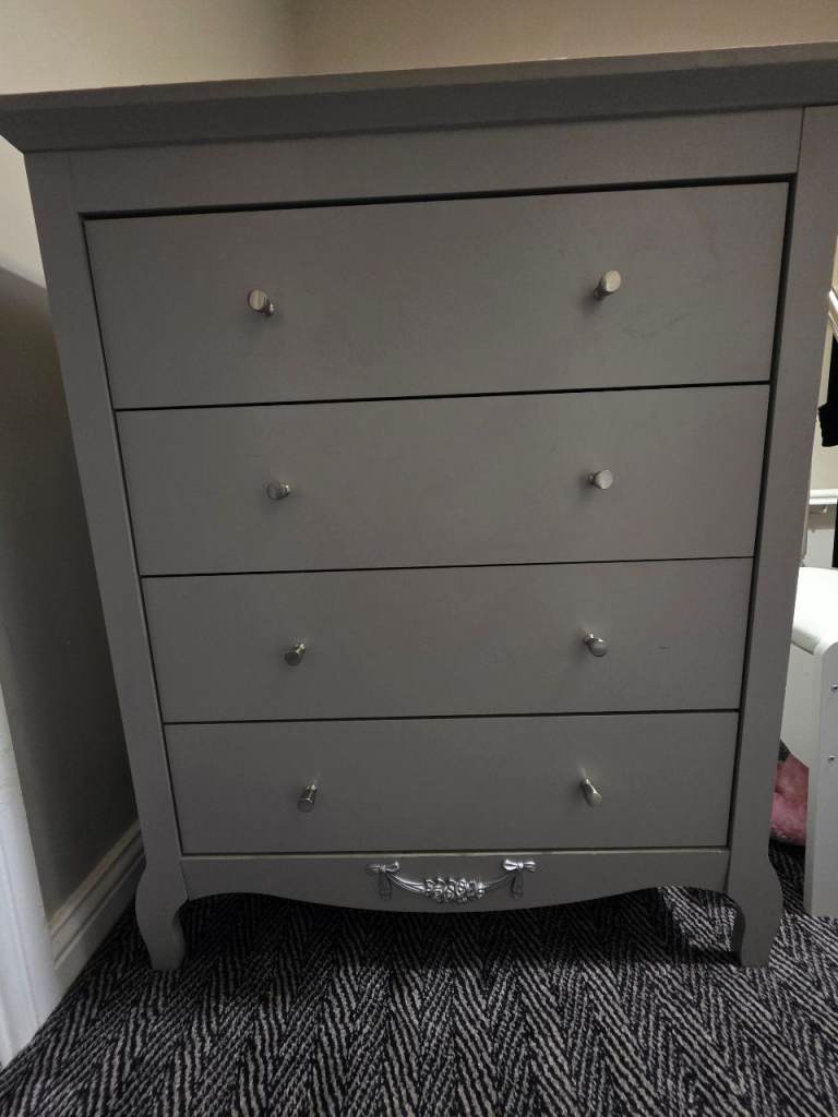 Grey Chest of Drawers with Decorative Handles – Good Condition