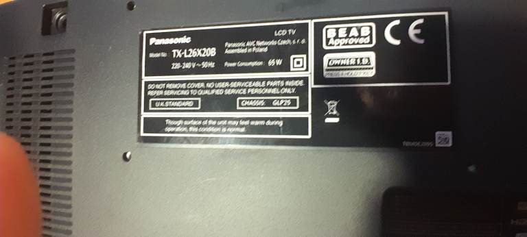 Panasonic Viera 26-inch HD LCD TV (TX-L26X20B) with Remote - Working Order