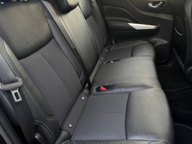  Nissan Navara 2.3 dCi N-Guard Auto 4WD Euro 6 4dr Diesel Automatic