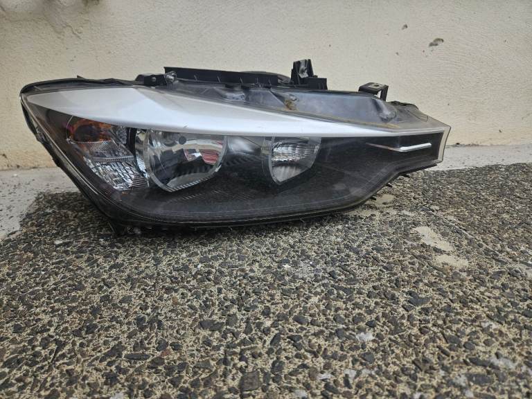 2014 bmw series 3 F10 front driver side headlight 