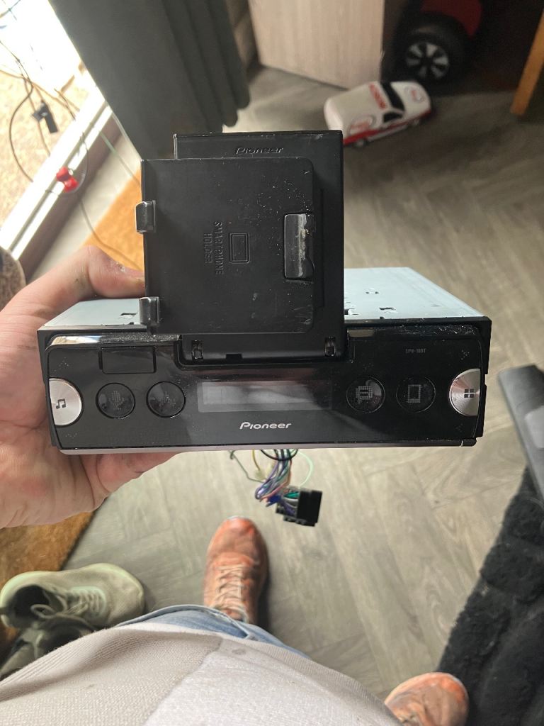 Pioneer Bluetooth radio 