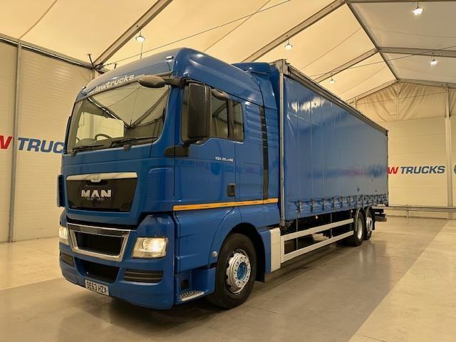MAN TGX 26.440 6x2 Sleeper Cab Curtainsider
