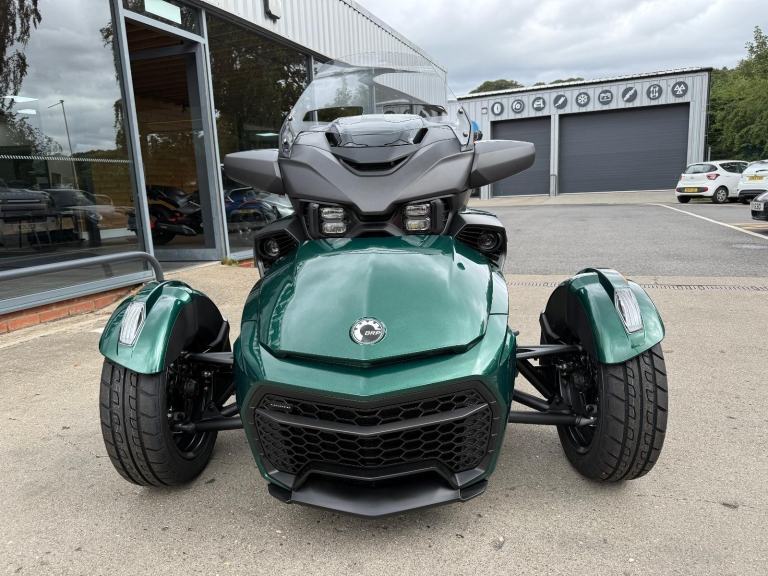2025 Can-Am Spyder F3 Limited 1330cc 6 speed semiauto trike British Racing Green