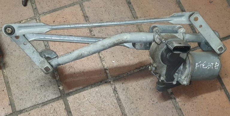 Ford Fiesta Front Wiper Motor And Linkage 2005