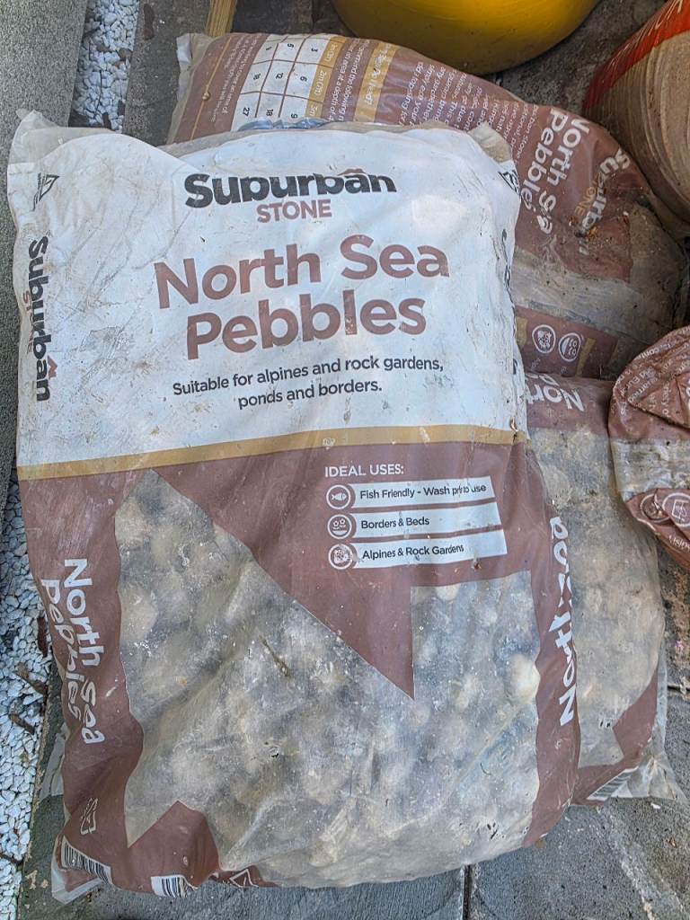 7x bags pebbles