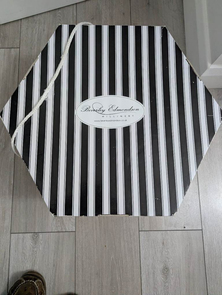 FABULOUS, HAND MADE, LADIES HAT BY BEVERLY EDMONDSON MILLINERY