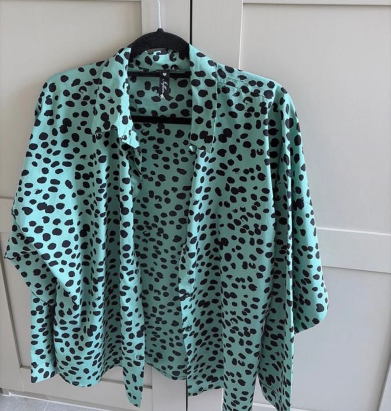 Influence Green Animal Print Blouse – Good Condition