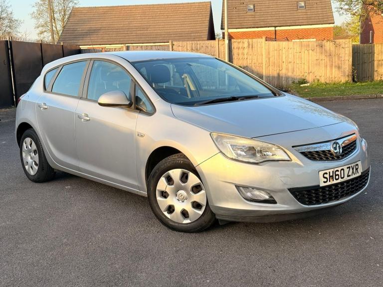 2010 Vauxhall Astra 1.4i 16V Exclusiv 5dr HATCHBACK PETROL Manual