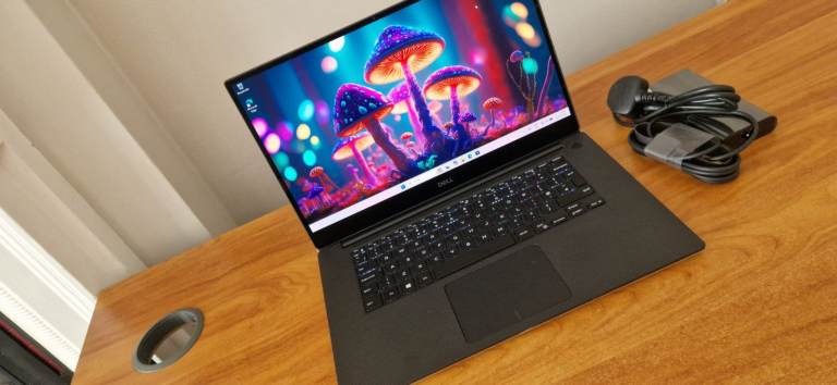 Core i9 4K UHD DELL XPS 15 32GB RAM 1TB NVIDIA 4GB GAMING CAD EDITING AI 3D MODELING Laptop