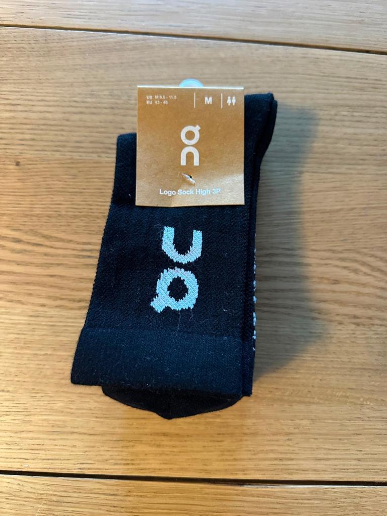 New On Logo Sock High 3P in Black – Size M