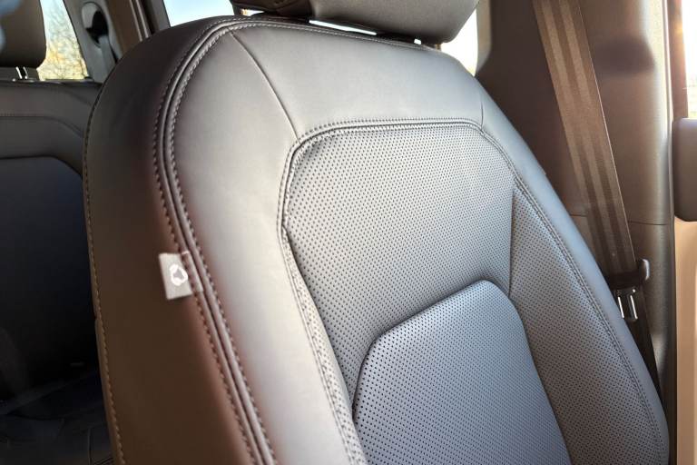 2025 Land Rover Defender 110 3.0 D250 MHEV X-Dynamic SE Auto 4WD Euro 6 (s/s) 5dr SUV Automatic