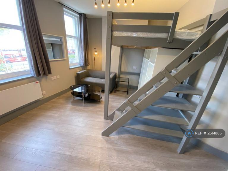 1 bedroom flat in North End Road, London, NW11 (1 bed) (#2614885)