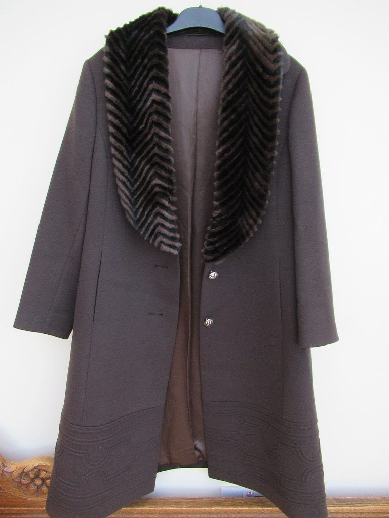 Ladies dark Brown elegant designer German coat with faux fur collar. Probably fits sizes 14-18. 