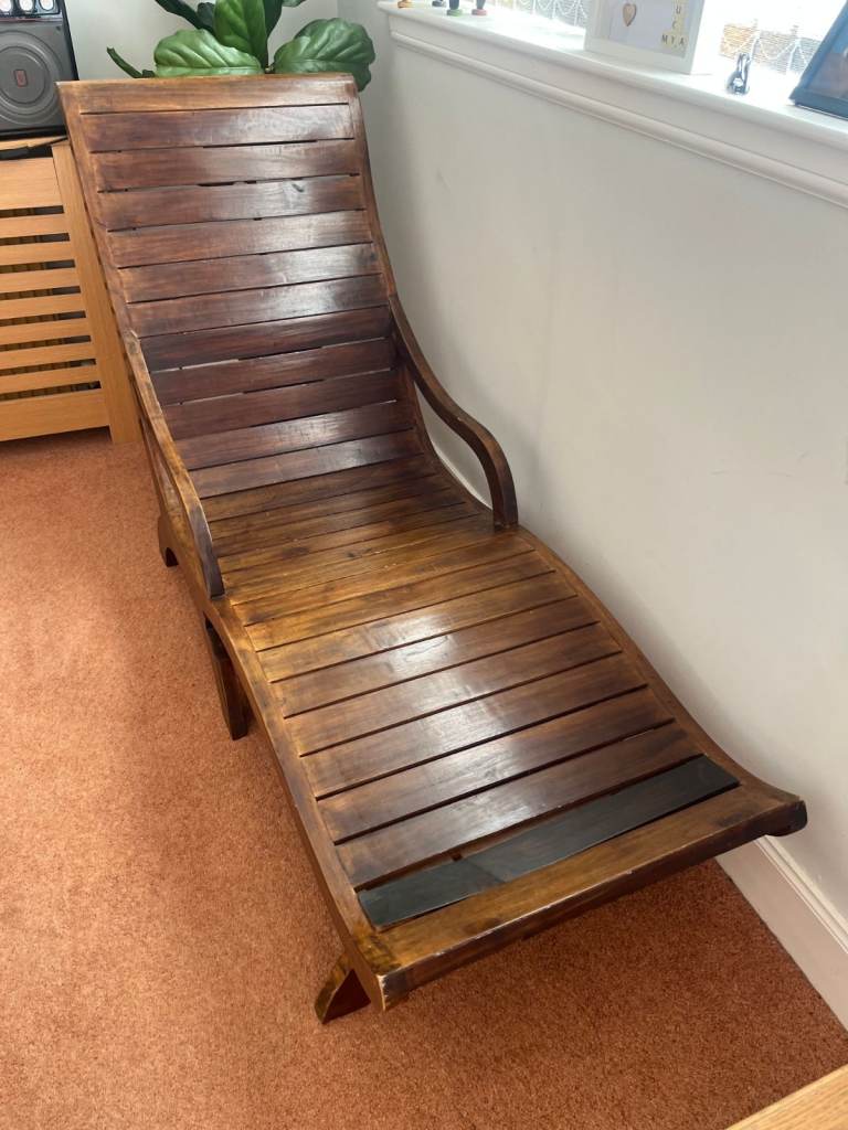 Wooden Chaise Lounge Chair – Good Condition