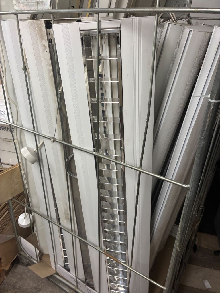 £4.99 EACH Ceiling lights /warehouse /Industrials/Rooms/Living room/bedroom/kitchen