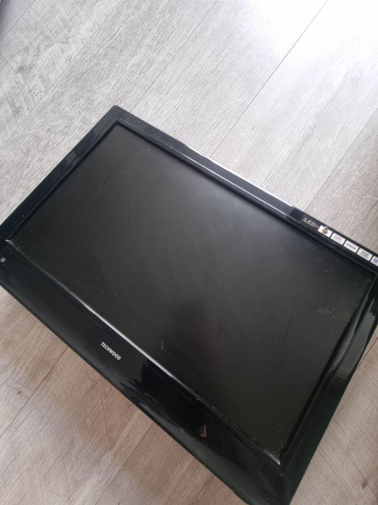 TECHWOOD 20879 FHD LED TV - Black, Good Condition
