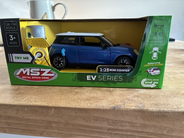 1:34 BMW Mini Cooper EV Model Car Diecast Toy Cars Metal Vehicle pull back