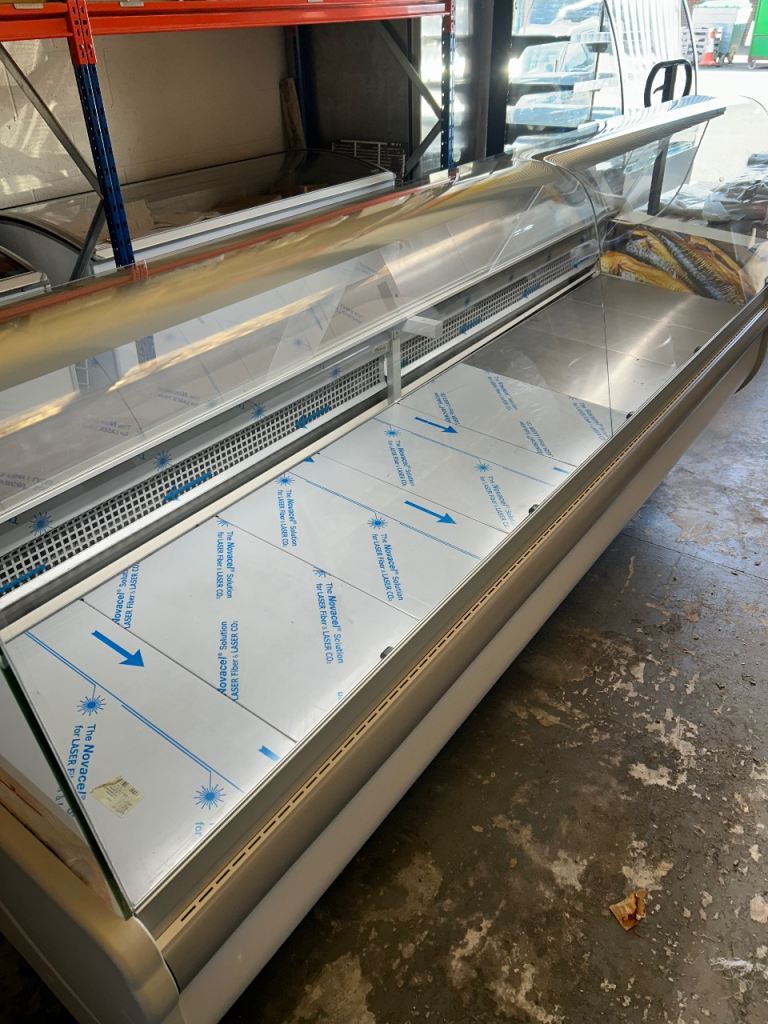 IGLOO SLIMLINE SERVE OVER COUNTER 250cm