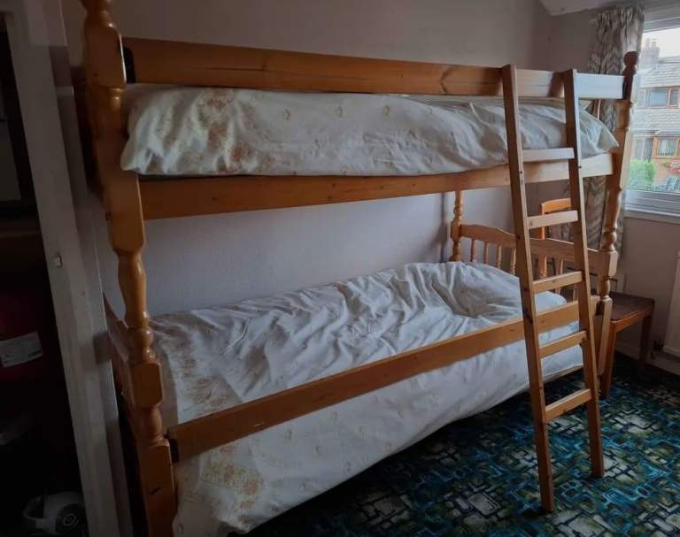 Bunk bed with mattresses 