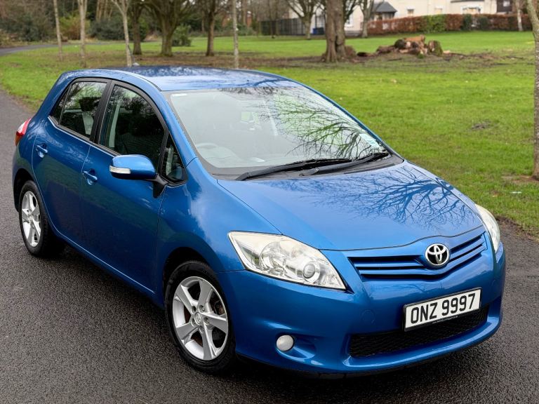 2010 Toyota Auris Tr 1.3 petrol (98bhp) ideal first time car 